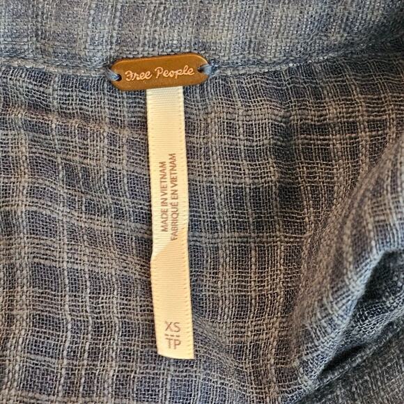 Free People Talk To Me Gauzy Fray Hem Top Size XS Blue Popover Boho Buttons - Picture 7 of 11